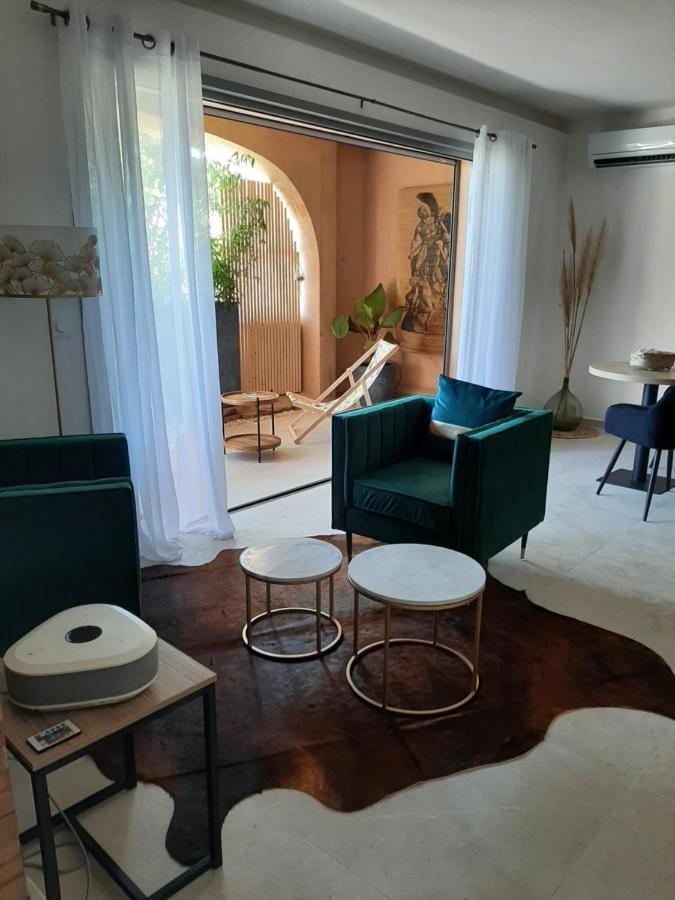 Suites Jm - Le Temps D'Une Escale Hyères Exterior foto